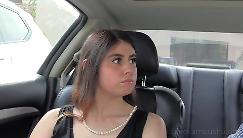 Amateur brunette babe giving a blowjob in the casting