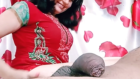 Amateur interracial milf with a perfect smile is having fun