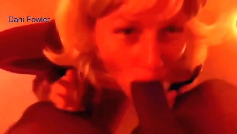 Hot mature woman gets her tight twat fucked in a blowjob