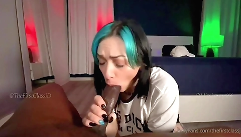 My amateur girlfriend is getting fucked deep in her vagina