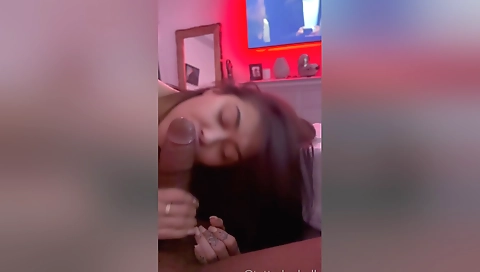 Amateur brunette with a tattooed pussy gets her pussy fucked