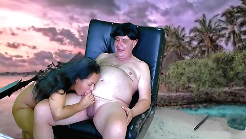 Asian amateur girl with a big ass and a tight pussy