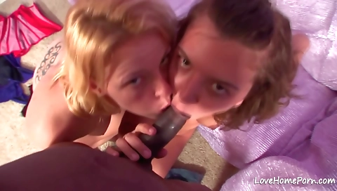 Blonde brunette with a big ass have a deepthroat threesome