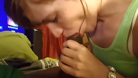 I give a deepthroated blowjob to a rich man and got cum on my chin