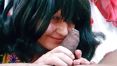 Sexy milf with a great body is here to seduce and please a dude