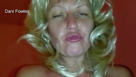 Mature blonde slut fucks her hairy pussy and gets creampied